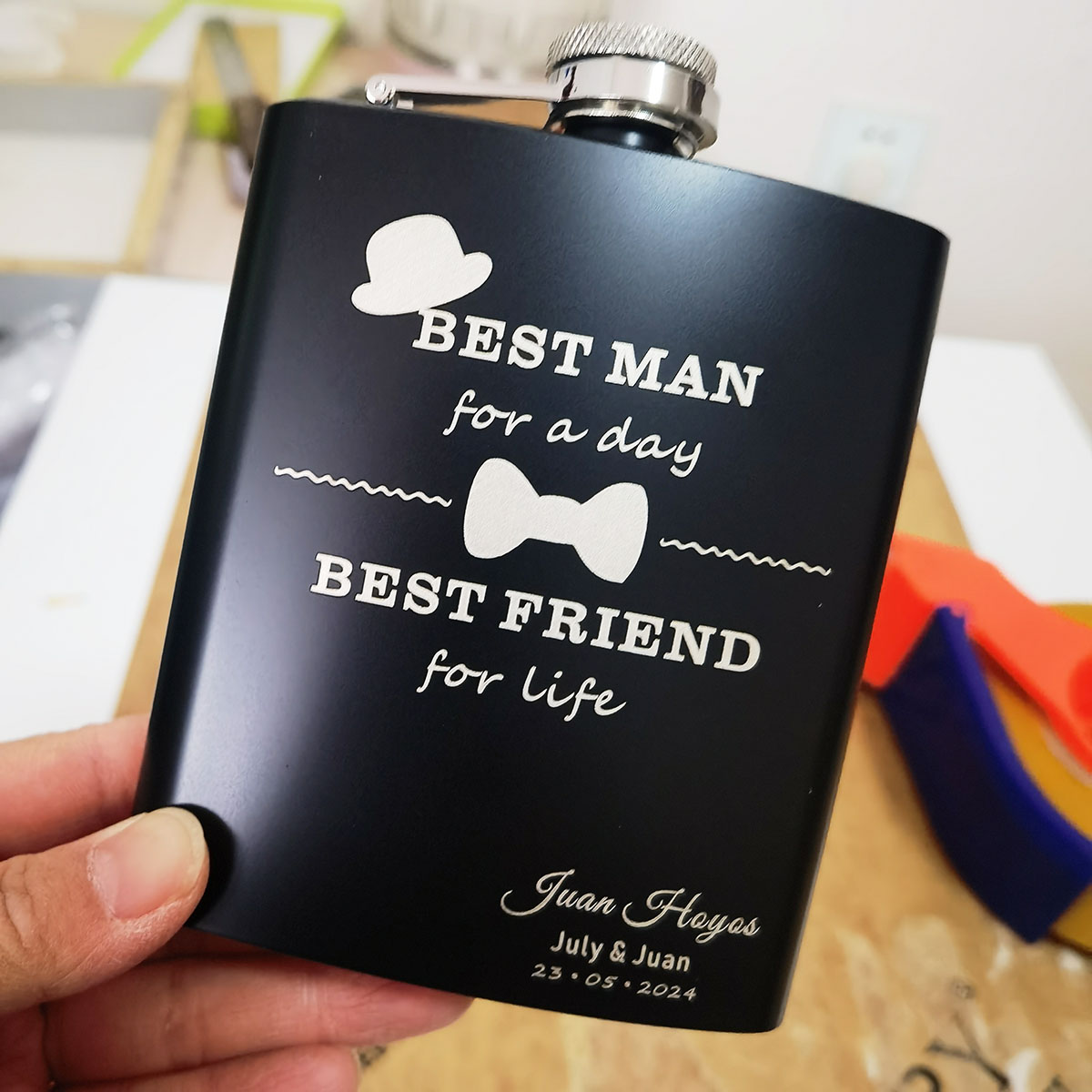 Flask Stainless Steel - カスタム彫刻フラスコ男性用 7 オンスステンレス鋼ポケットフラスコパーソナライズされた花婿の付添人ギフトベストマンお父さんおじいちゃん兄弟